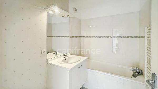 Dpt Gironde (33), à vendre LE HAILLAN (33), appartement T3 de 67m², Cellier et Parking