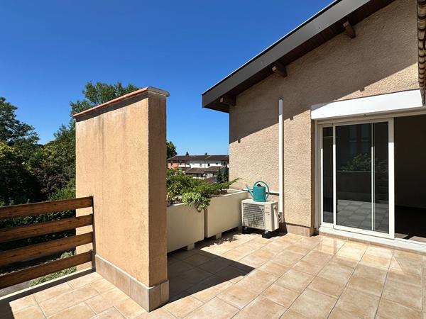 Grand Appartement  T2 avec terrasse a vendre montauban 82 saint michel