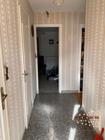 Maison sur sous sol semi enterré