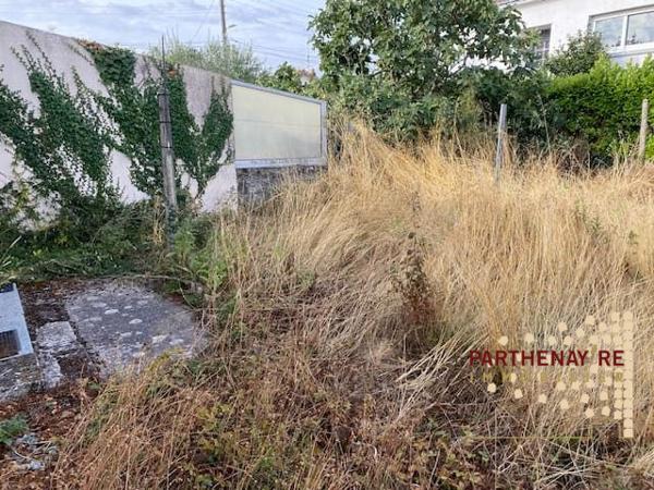 Maison sur sous sol semi enterré