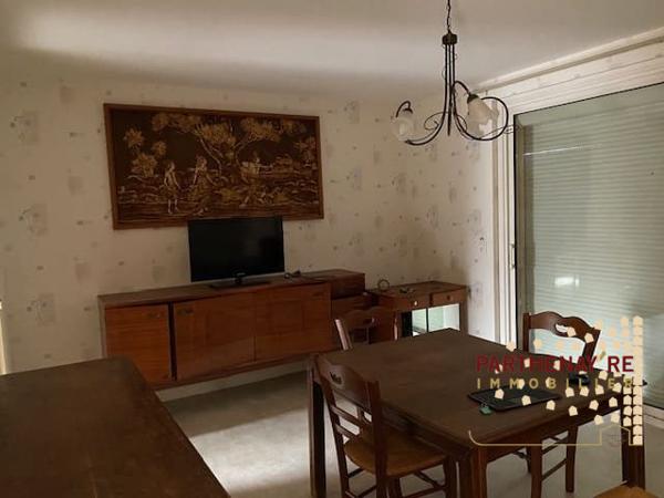 Maison sur sous sol semi enterré