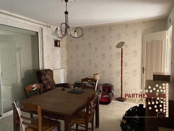 Maison sur sous sol semi enterré
