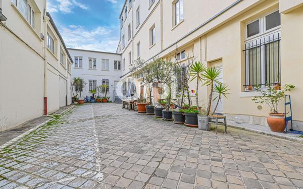 Appartement à vendre    3 pièces • 51,89 m2 Paris 11