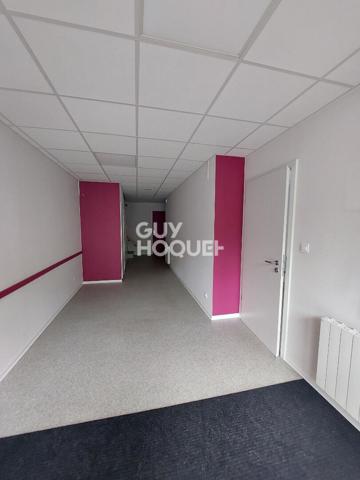 Local professionnel, 3 pièces de 110,74 m² à THANN