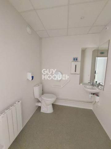 Local professionnel, 3 pièces de 110,74 m² à THANN