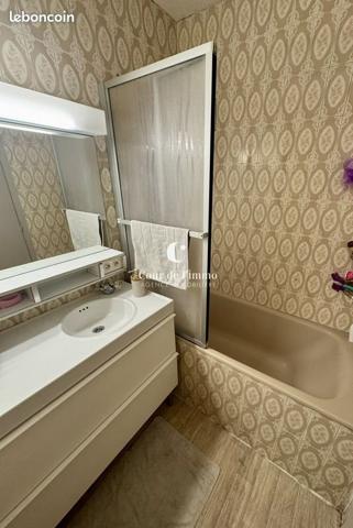 Appartement à LA ROCHE SUR FORON (74800)