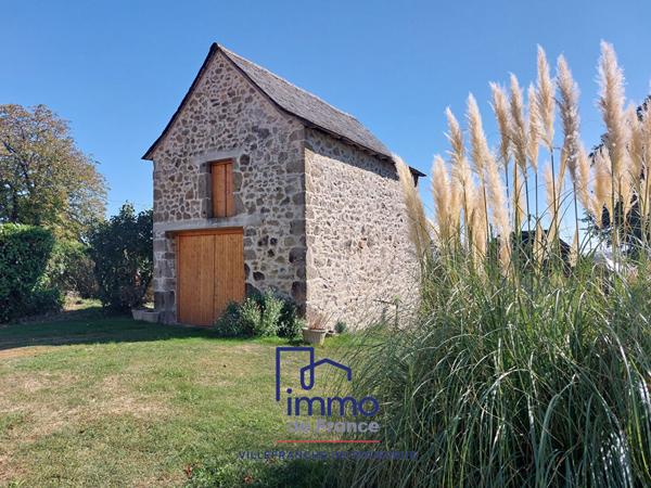 Maison en pierre 165 m², 2/3 chambres, dépendance et garage