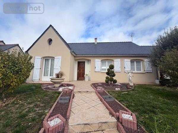 Maison à vendre à Distré dans le Maine-et-Loire (49400), ref : 49105-913
