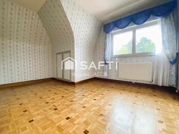 Maison individuelle avec sous complet, jardin bien exposé et 4 chambres