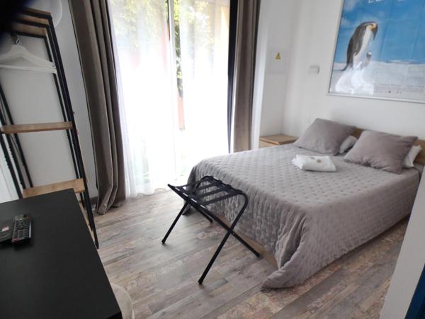 Vias-Murs commerciaux Hôtel