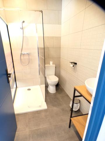 Vias-Murs commerciaux Hôtel