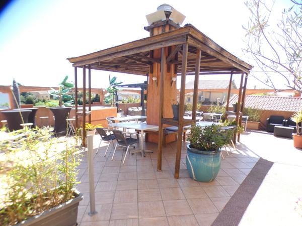 Vias-Murs commerciaux Hôtel