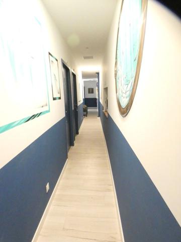 Vias-Murs commerciaux Hôtel