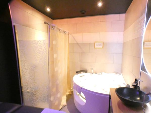 Vias-Murs commerciaux Hôtel