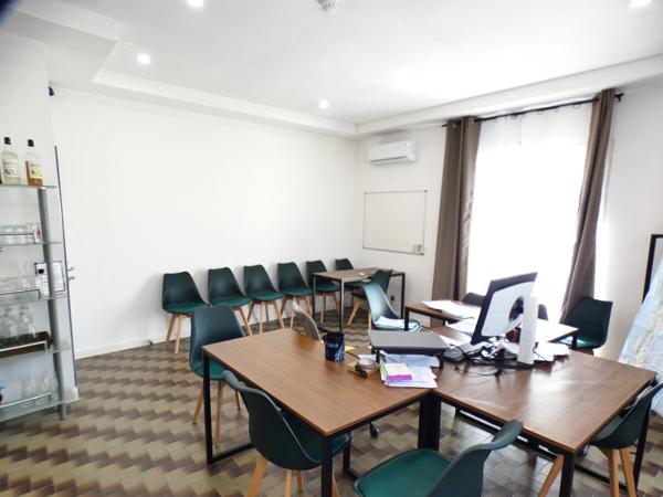 Vias-Murs commerciaux Hôtel