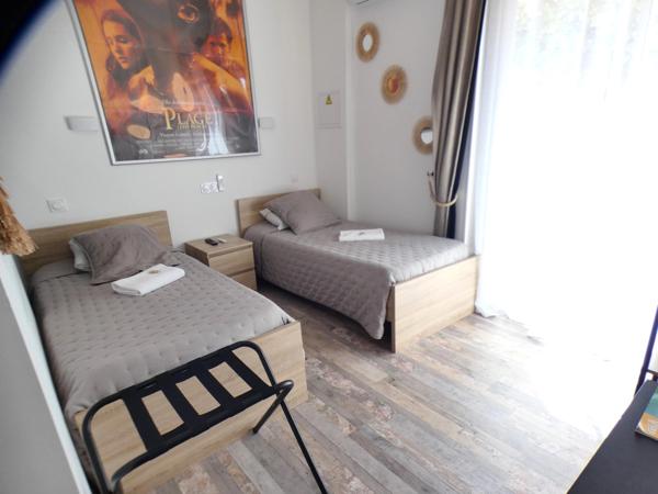 Vias-Murs commerciaux Hôtel