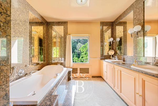 Aix-en-Provence, Maison 7 Chambres -  571 m² à vendre