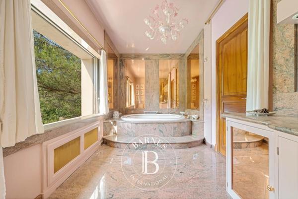 Aix-en-Provence, Maison 7 Chambres -  571 m² à vendre
