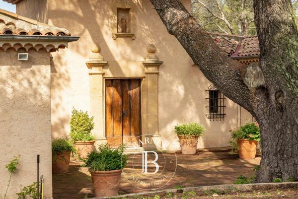 Aix-en-Provence, Maison 7 Chambres -  571 m² à vendre