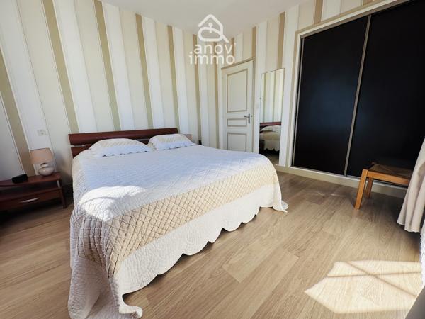 Maison
                                                                                                                                                                                                                                                                                                                        8 pièce(s)                                                                                                                                                                                                          5 chambre(s)                                                                                                                                                                                                          177.04  m²