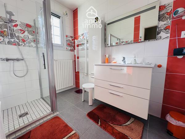 Maison
                                                                                                                                                                                                                                                                                                                        8 pièce(s)                                                                                                                                                                                                          5 chambre(s)                                                                                                                                                                                                          177.04  m²