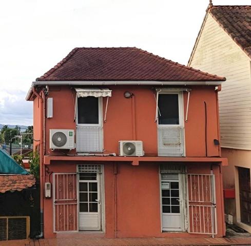 Immeuble Les Trois Ilets 4 pièce(s) 88 m2- 1 loc commercial + 1 f3 vue mer