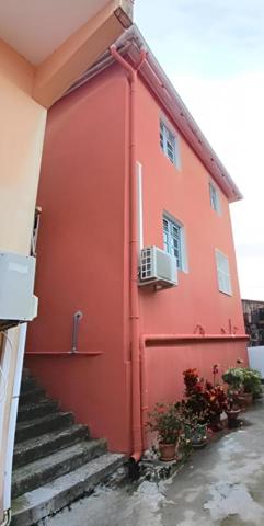 Immeuble Les Trois Ilets 4 pièce(s) 88 m2- 1 loc commercial + 1 f3 vue mer