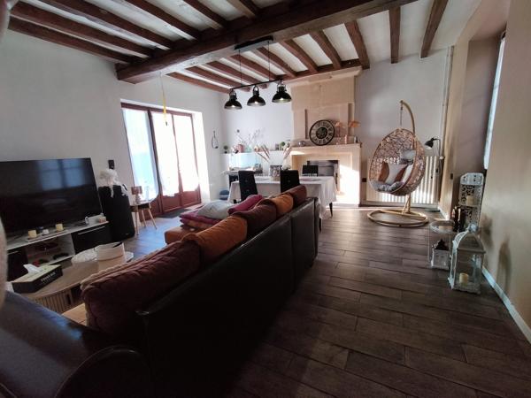 À vendre - Maison, 7 pièces située à Sarcé (72360)