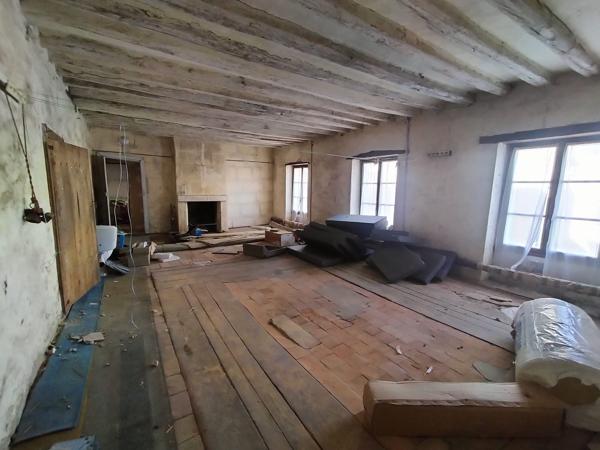 À vendre - Maison, 7 pièces située à Sarcé (72360)