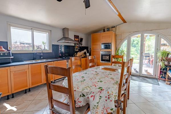 Maison à vendre 263 062 € Carbon-Blanc 7 p 174 m² DPE D