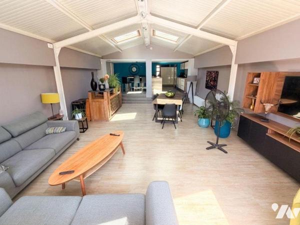 A vendre chez votre Notaire, belle maison familiale aux volumes généreux de 198m² de surface ha...