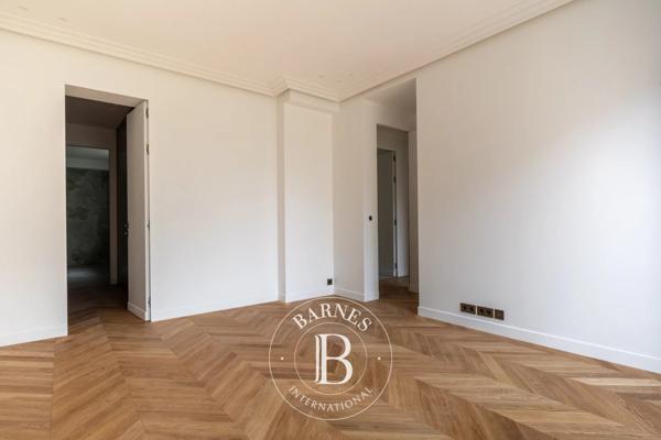 Paris 16ème, Appartement 4 Chambres -  177 m² à vendre