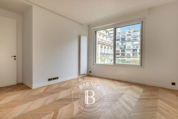 Paris 16ème, Appartement 4 Chambres -  177 m² à vendre