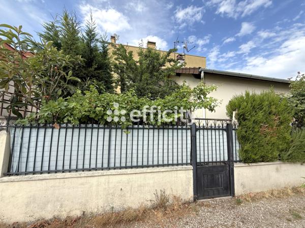 Maison
         6 pièces
        - 112 m² 365 000 € *