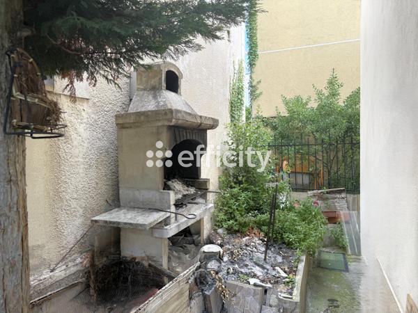 Maison
         6 pièces
        - 112 m² 365 000 € *