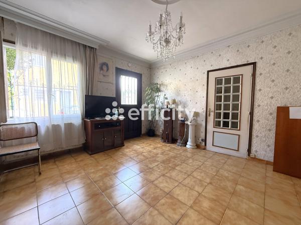 Maison
         6 pièces
        - 112 m² 365 000 € *