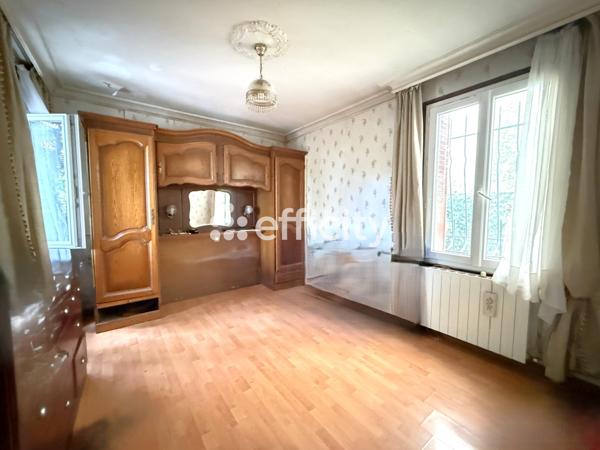 Maison
         6 pièces
        - 112 m² 365 000 € *