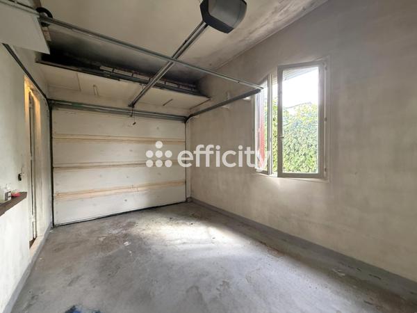 Maison
         6 pièces
        - 112 m² 365 000 € *