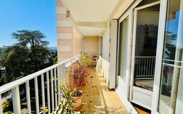 Appartement à vendre    2 pièces • 56,79 m2 Lyon 5