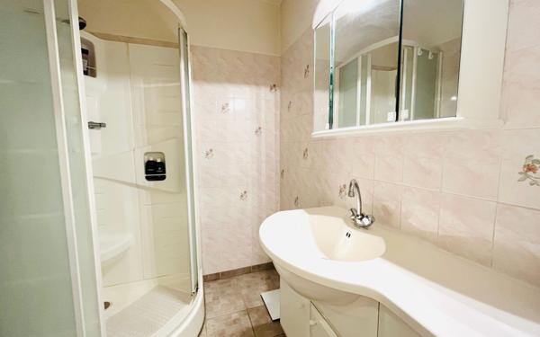 Appartement à vendre    2 pièces • 56,79 m2 Lyon 5