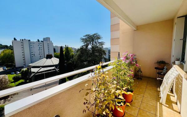 Appartement à vendre    2 pièces • 56,79 m2 Lyon 5
