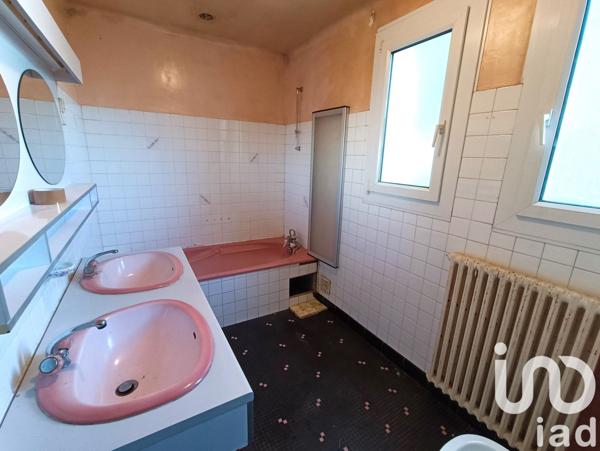 Maison 5 pièces de 208 m² à Le Poiré-sur-Vie (85170)