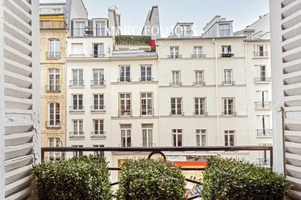 Paris VIII Rue Saint Honoré – 2 pièces – Parfait état – Climatisation