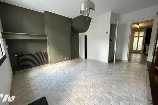 A VENDRE Maison de ville jumelée, à LE PETIT-QUEVILLY (76140), proche des commerces et transpor...