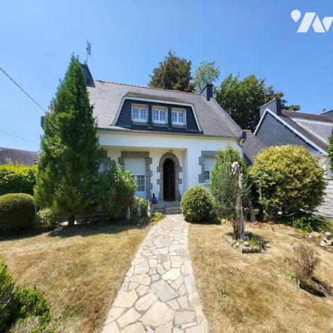 Maison d'habitation à vendre dans le centre de Châteauneuf du Faou, Finistère 29