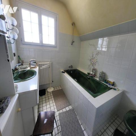 Maison d'habitation à vendre dans le centre de Châteauneuf du Faou, Finistère 29