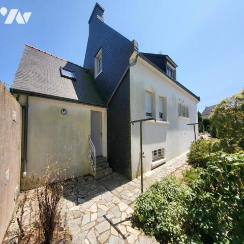 Maison d'habitation à vendre dans le centre de Châteauneuf du Faou, Finistère 29