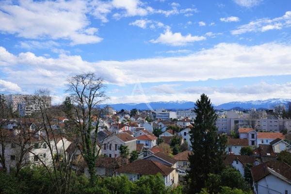 Pau - T3 rénové 5e étage - Terrasse, balcon, garage - Résidence seniors Jardins d'Arcadie