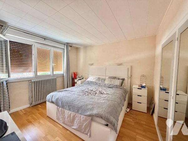 À vendre à Troyes secteur gare, maison d'environ 220 m² , offrant de beaux volumes répartis sur...