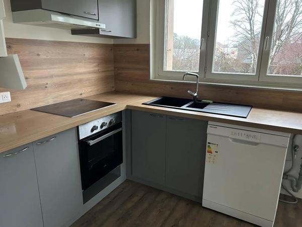 Appartement à louer 4 pièces 74.01m² Audincourt (25400)